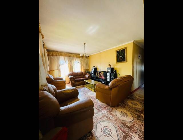 3 BEDROOM HOUSE FOR SALE IN AVOCA